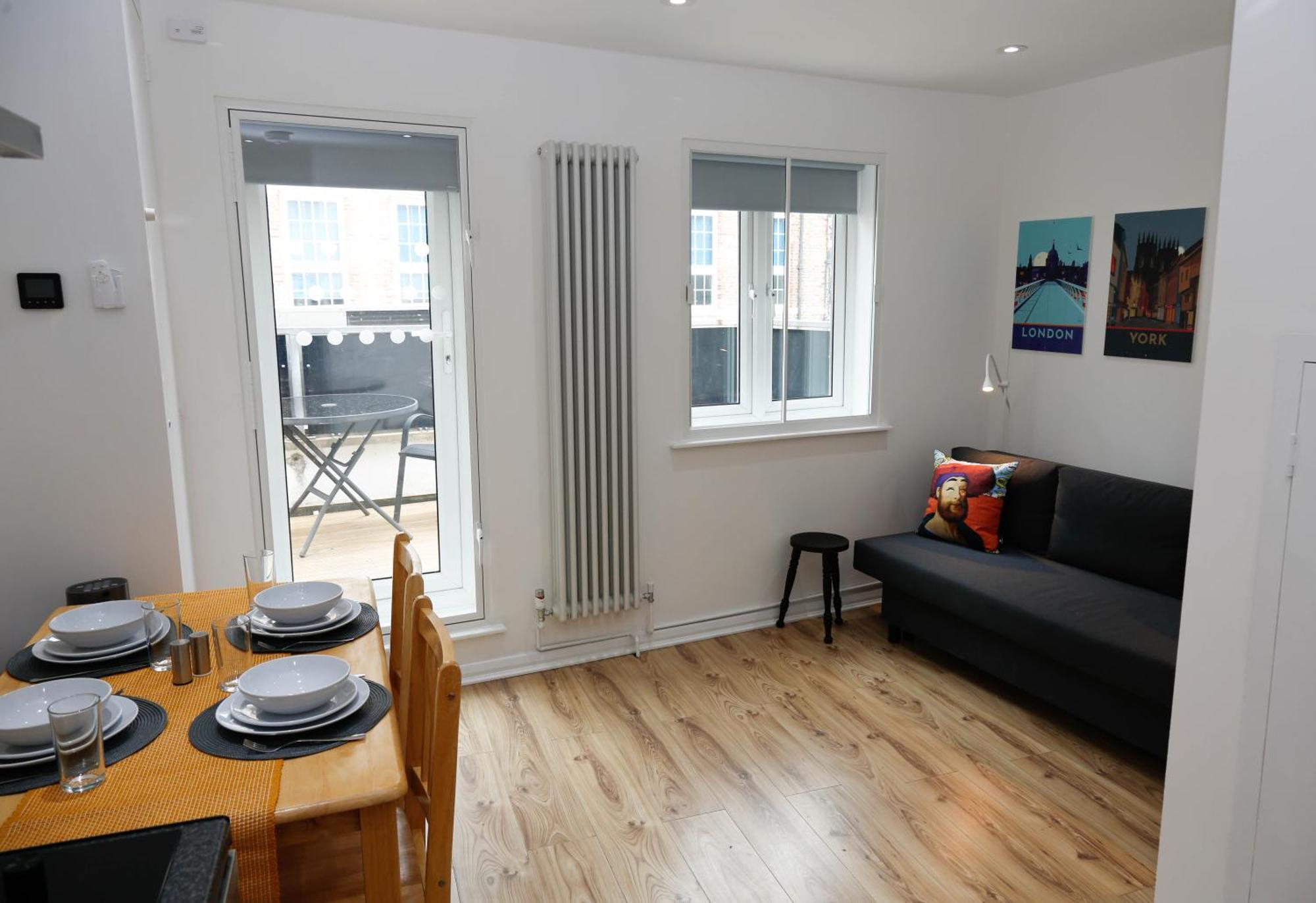New Luxury Apartments In Central London Next To Shops, Cafes, Bars & Metro Exterior photo
