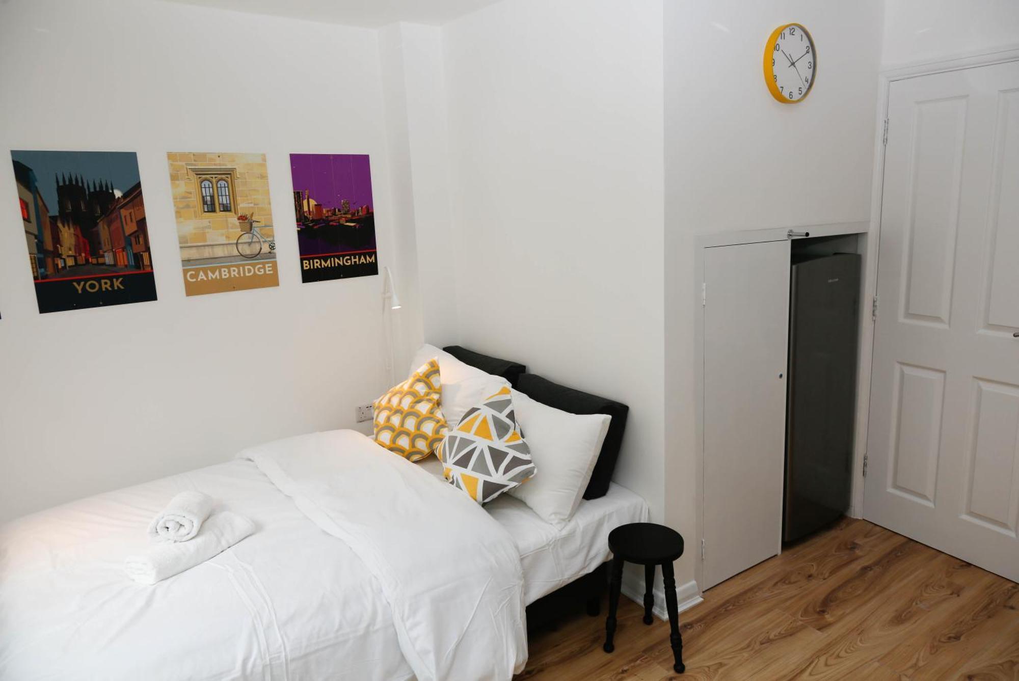 New Luxury Apartments In Central London Next To Shops, Cafes, Bars & Metro Exterior photo