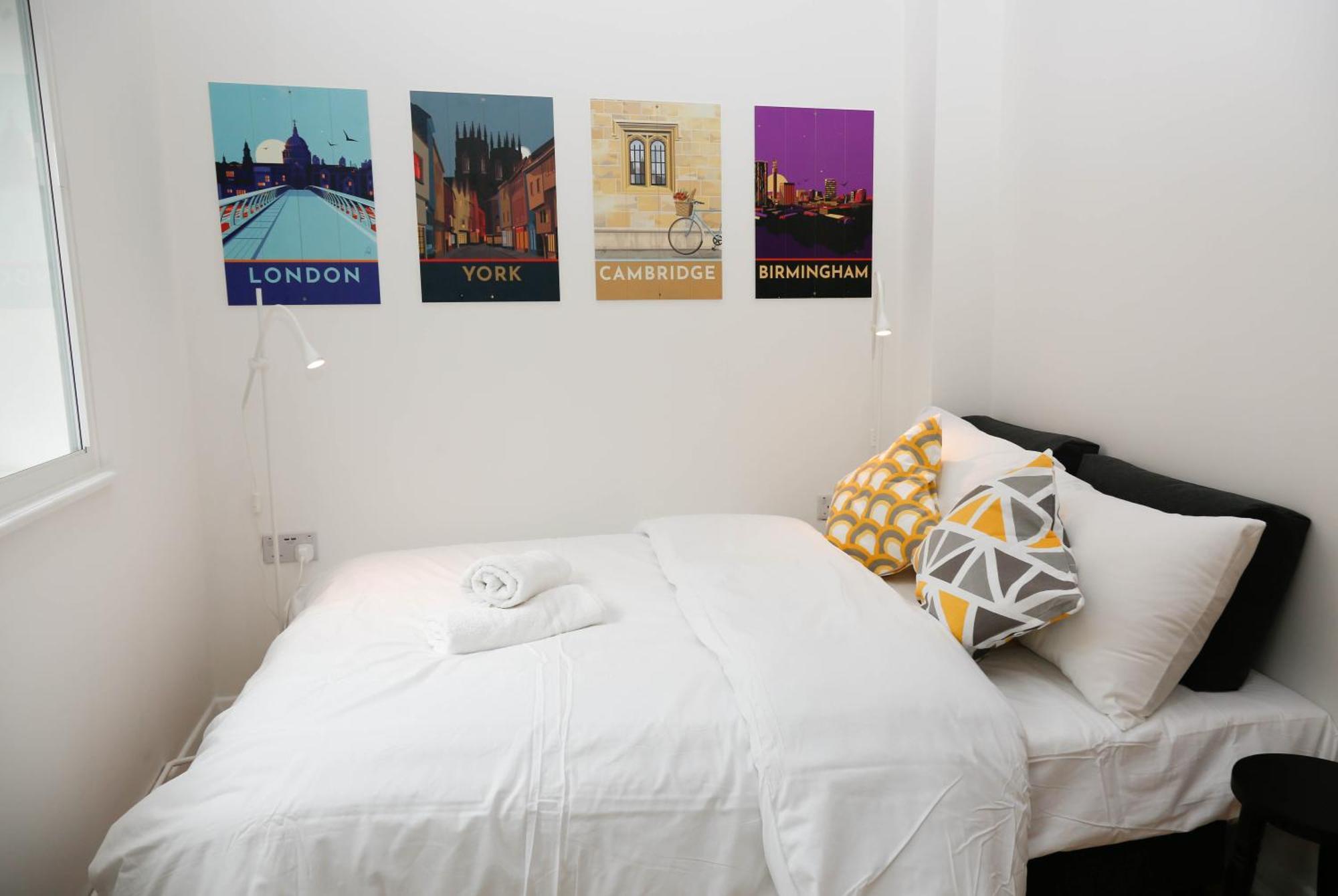 New Luxury Apartments In Central London Next To Shops, Cafes, Bars & Metro Exterior photo
