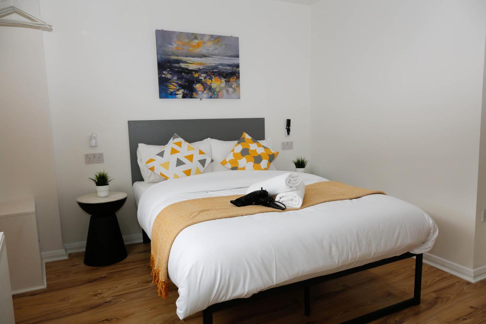 New Luxury Apartments In Central London Next To Shops, Cafes, Bars & Metro Exterior photo