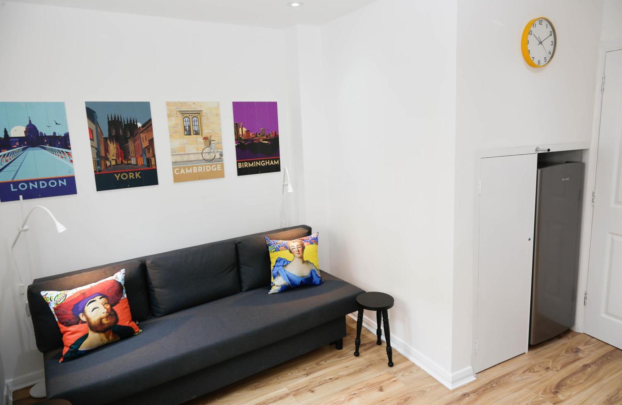 New Luxury Apartments In Central London Next To Shops, Cafes, Bars & Metro Exterior photo