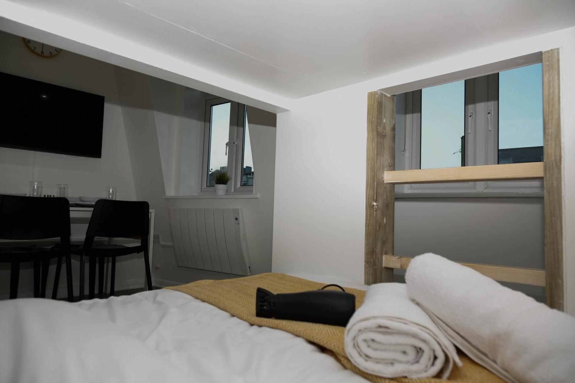 New Luxury Apartments In Central London Next To Shops, Cafes, Bars & Metro Exterior photo