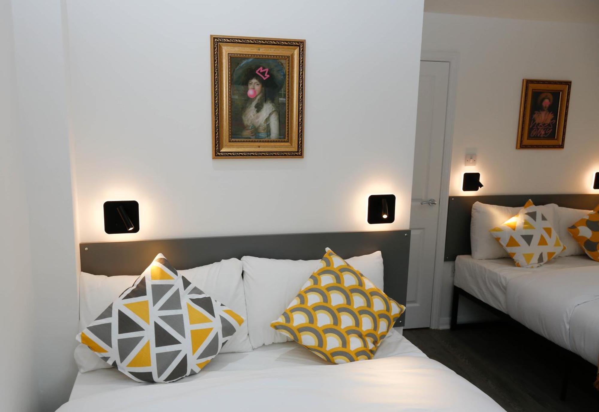 New Luxury Apartments In Central London Next To Shops, Cafes, Bars & Metro Exterior photo