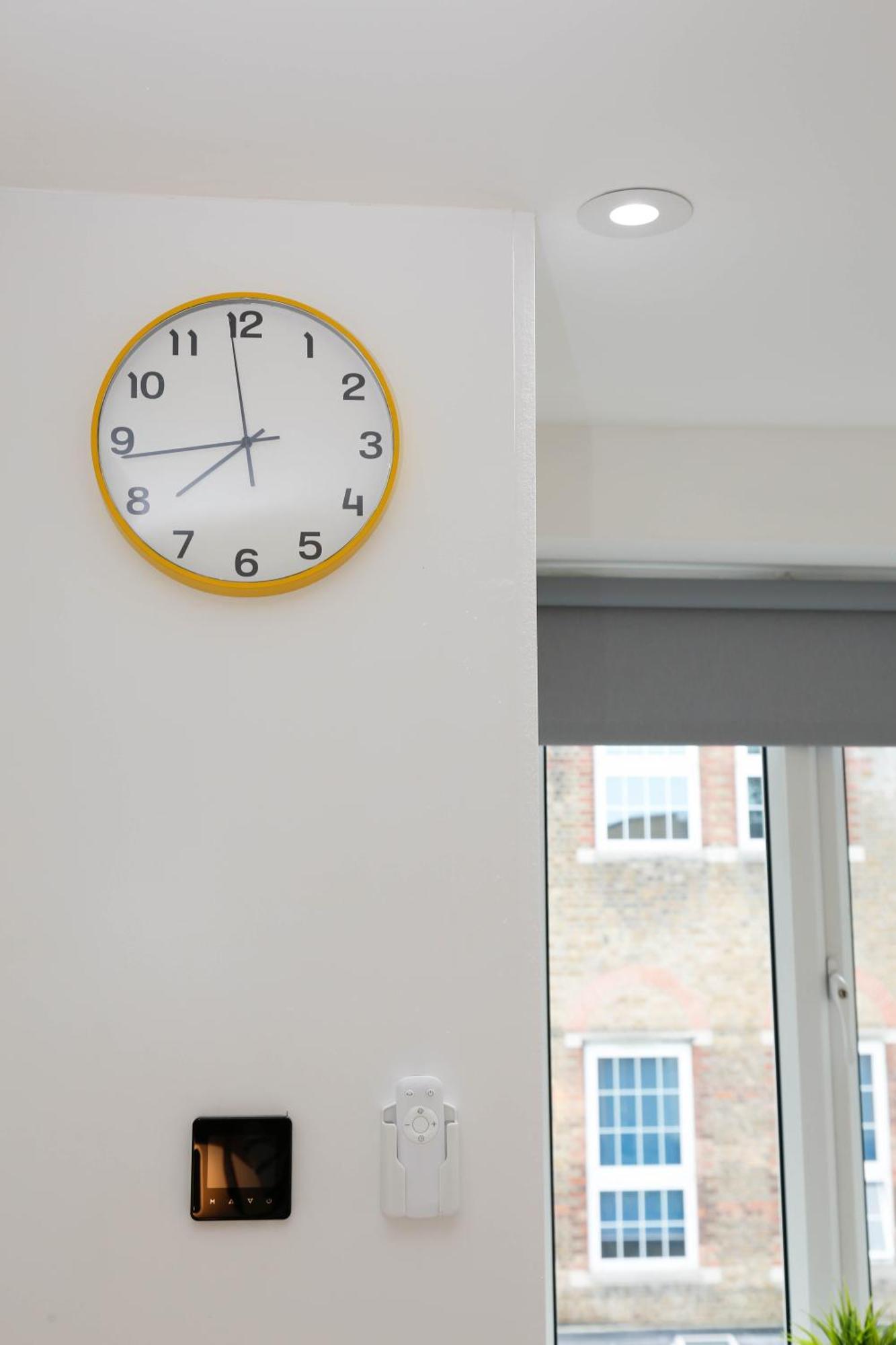 New Luxury Apartments In Central London Next To Shops, Cafes, Bars & Metro Exterior photo