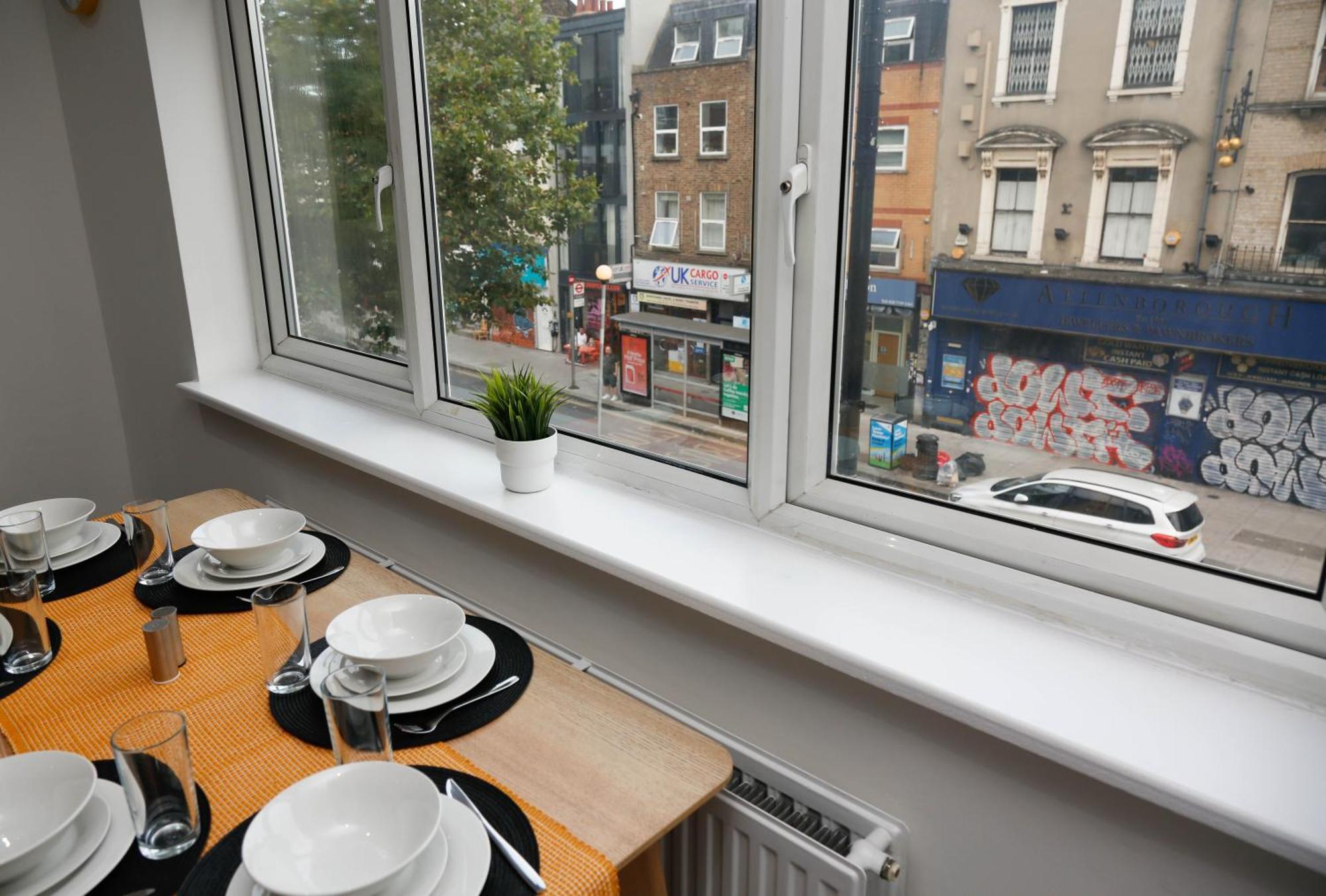New Luxury Apartments In Central London Next To Shops, Cafes, Bars & Metro Exterior photo