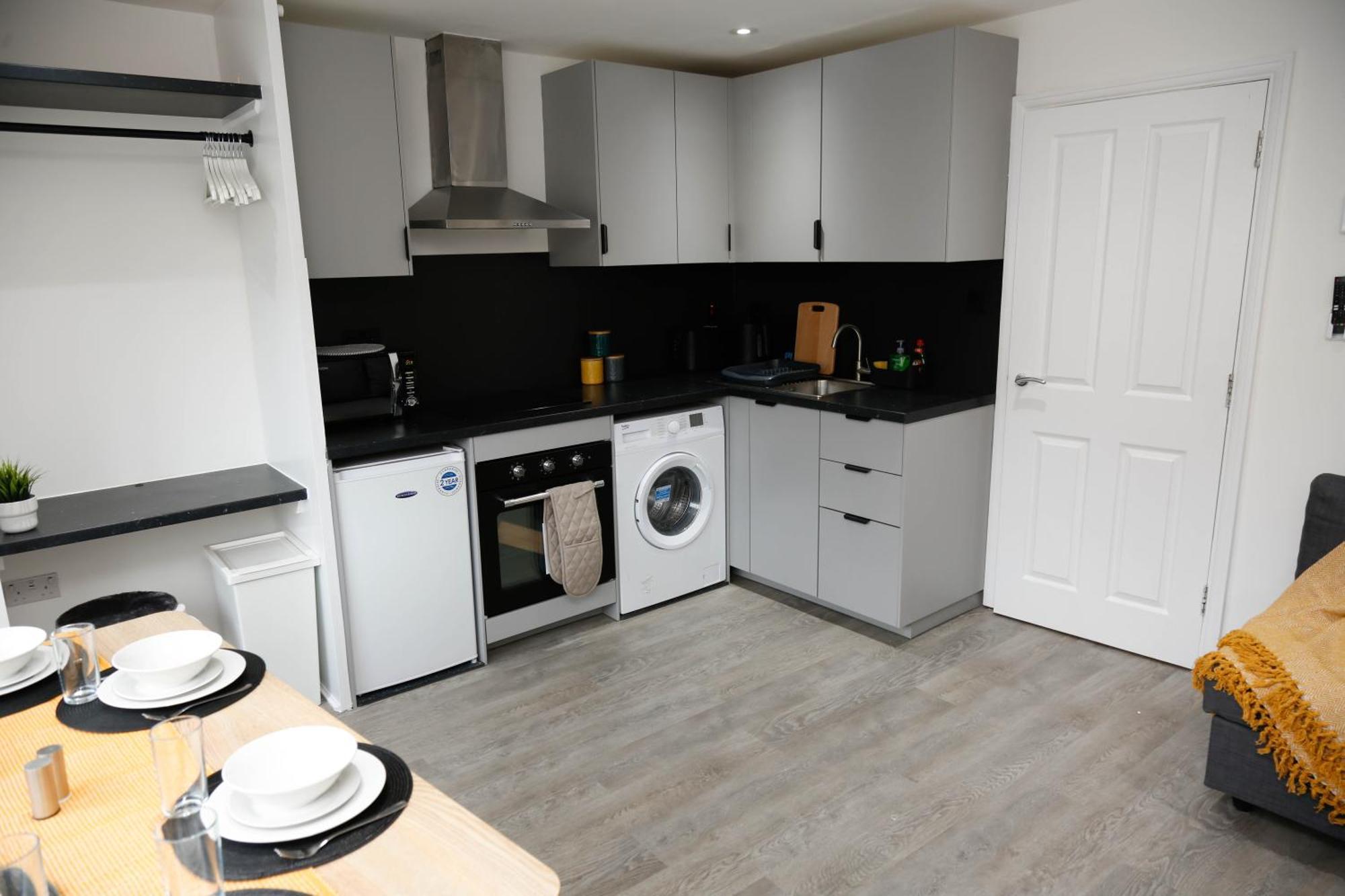New Luxury Apartments In Central London Next To Shops, Cafes, Bars & Metro Exterior photo